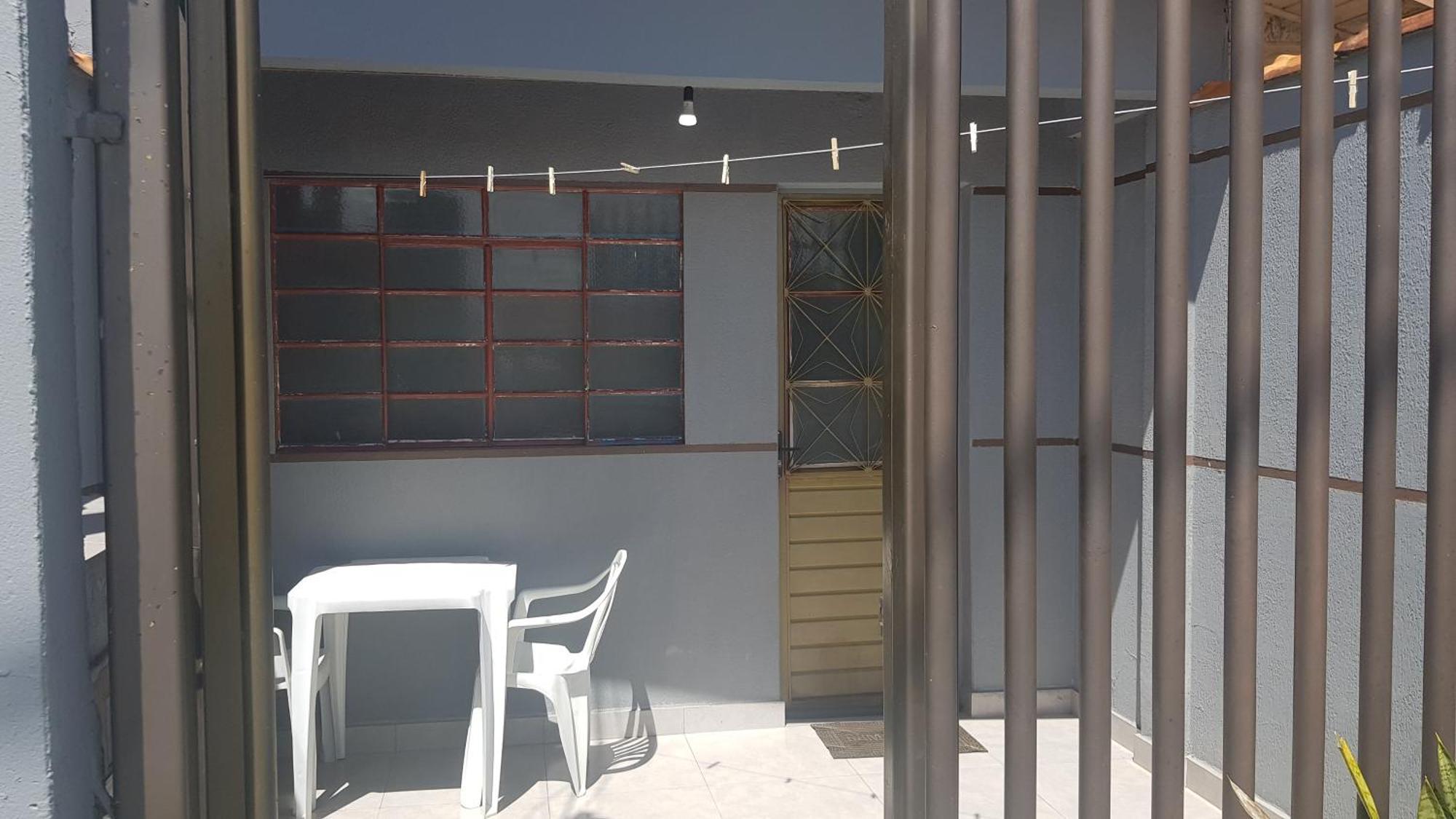 Casa No Centro De Foz! Ar-Condicionado, Smart Tv, Wi-Fi, Cozinha, Ventilador E 4 Camas Apartment Foz do Iguacu Exterior photo